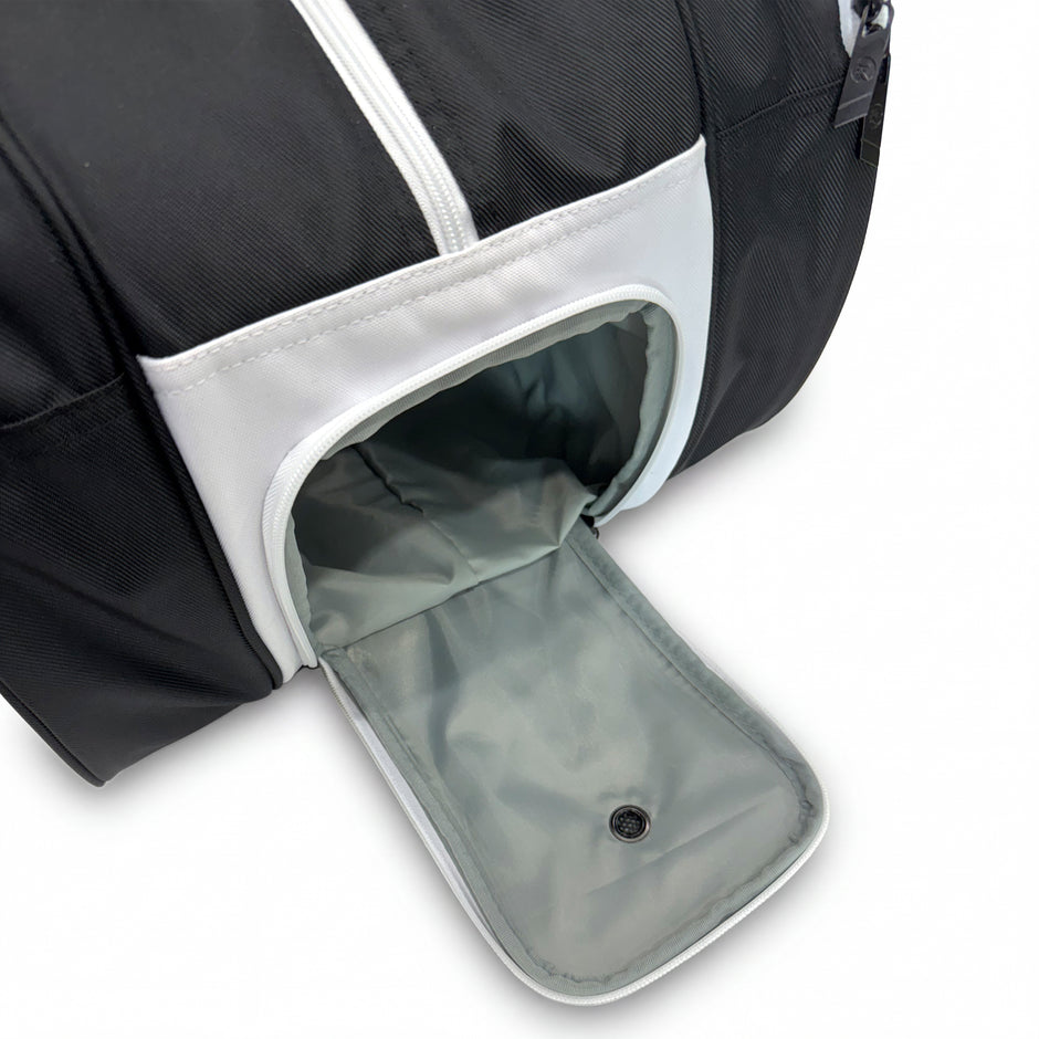 Ventilated end pocket with moulded grommet vent on the Raquex Elevate Tour bag